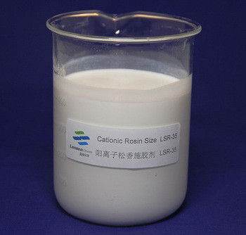 De Harsgrootte van kationen met Wit Emulsioncan Verduidelijkt Water